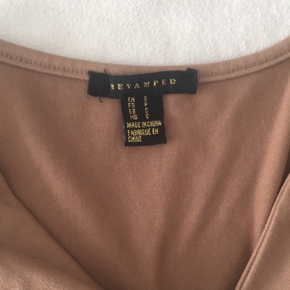 Twist Knot V-Neck Crop Top - Picture 8 of 12